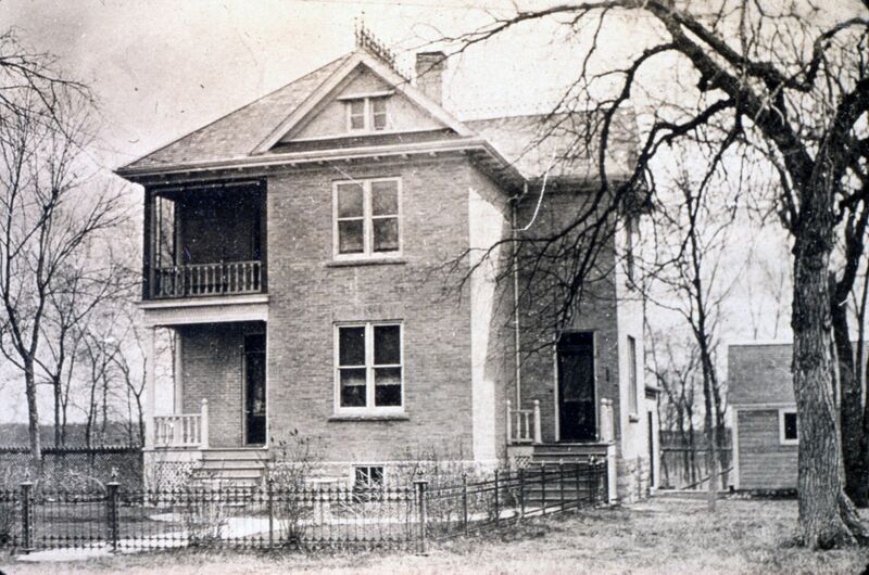 File:Caron House, Charleswood, Winnipeg, Manitoba.jpg