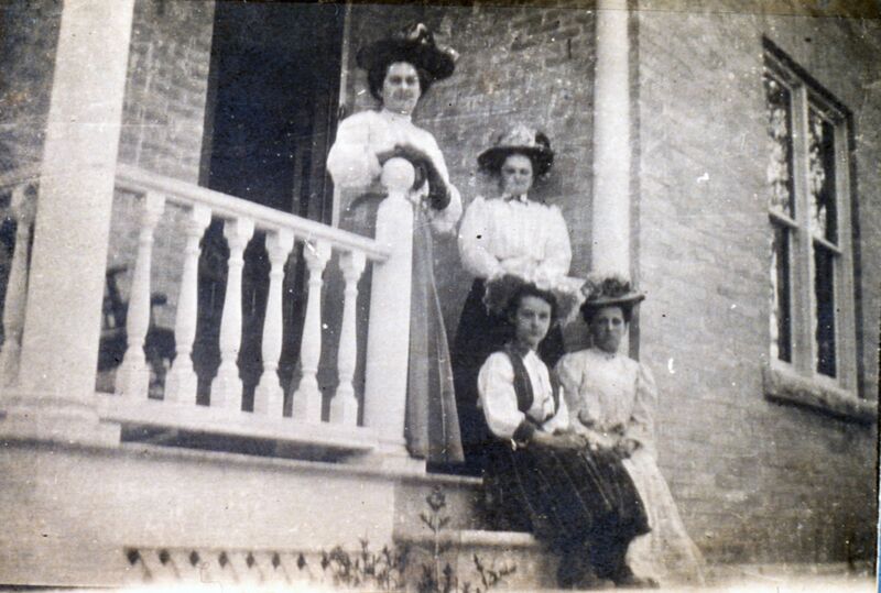 File:George Caron's daughters (Marie Louise, Marie Ange, Claire and Emma) on porch of Caron home, Charleswood, Winnipeg, Manitoba.jpg