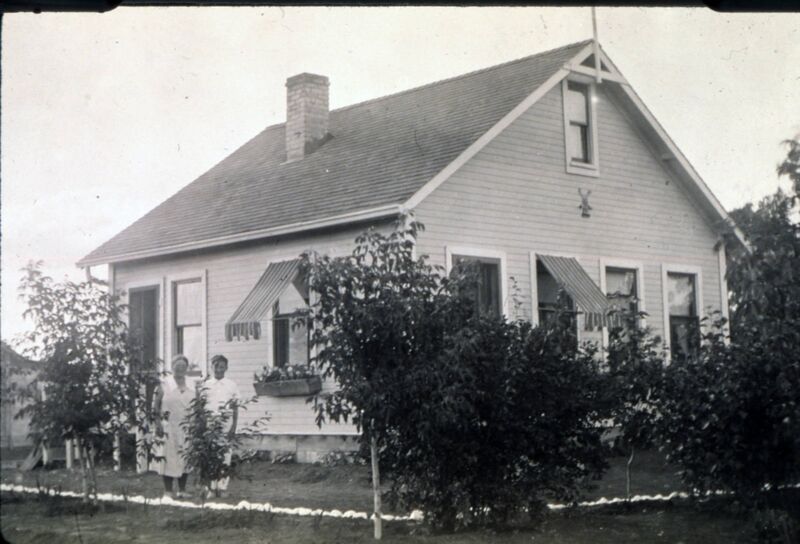 File:Van Roon's home, Charleswood, Winnipeg, Manitoba.jpg