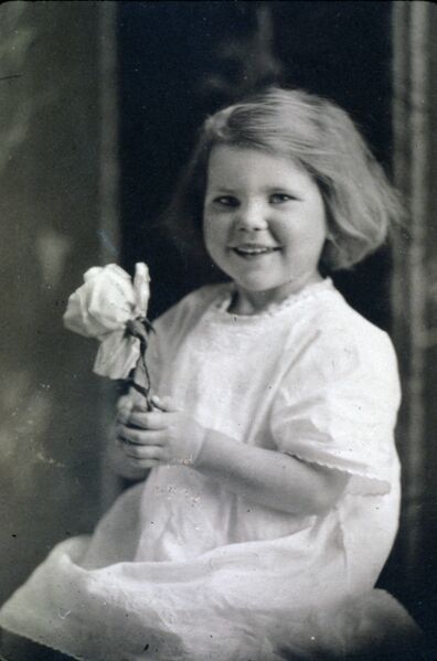 File:Verna Van Roon, a Charleswood resident, as a girl, 1924.jpg